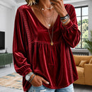 Blusa Manu com Decote V e Detalhes Geométricos